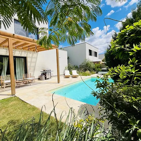 Вилла House In With Swimming Pool, Bratislava
