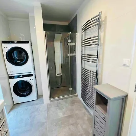 فيلة House In With Swimming Pool, Bratislava