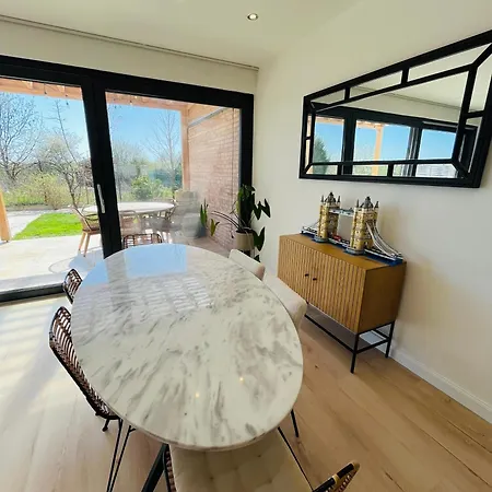 House In With Swimming Pool, Bratislava Willa Pezinok