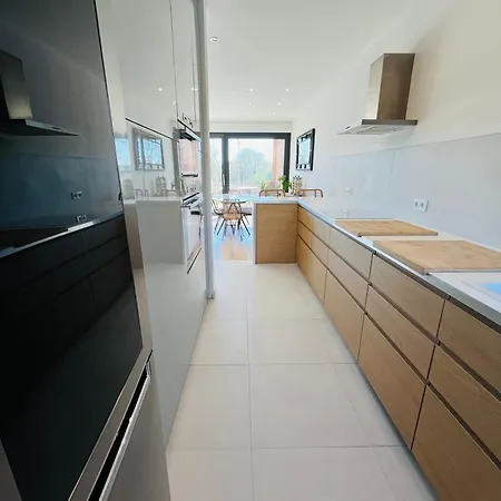 Вилла House In With Swimming Pool, Bratislava Пезинок